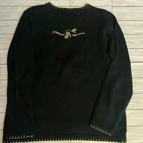 Vintage Embroidered Christmas Sweater - Picture 5 of 6